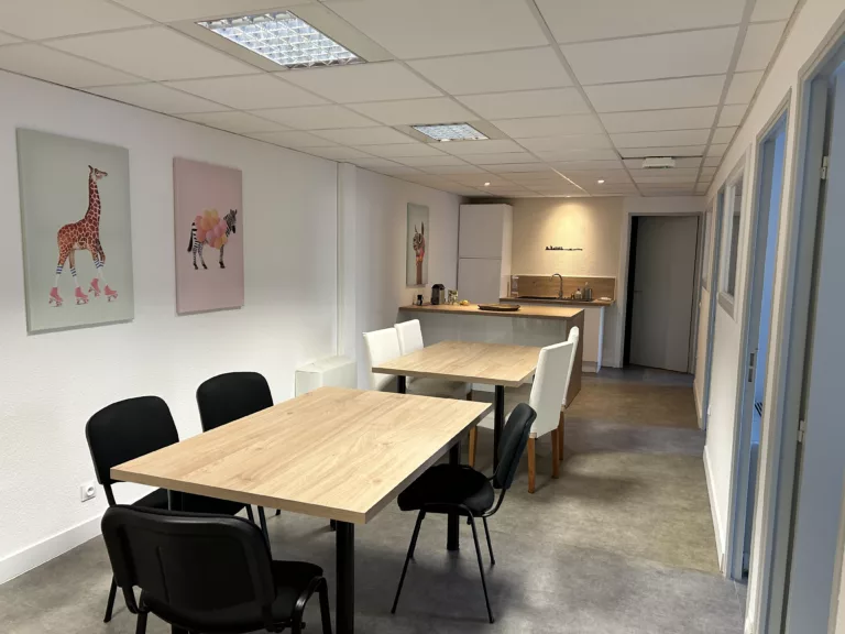 Espace coworking à Nimes centre espace commun, Parlons web